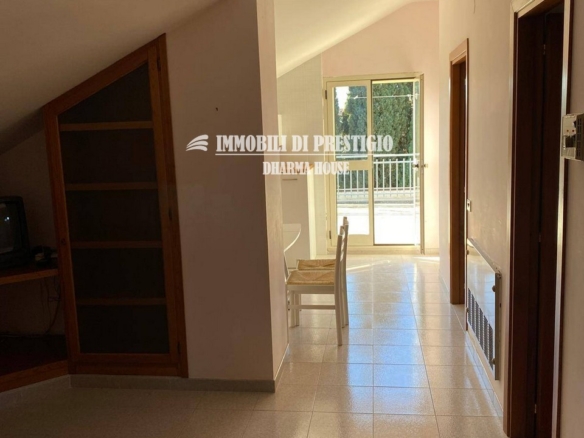 CHIEUTI, VENDITA VILLA DI CHARME CON PISCINA
