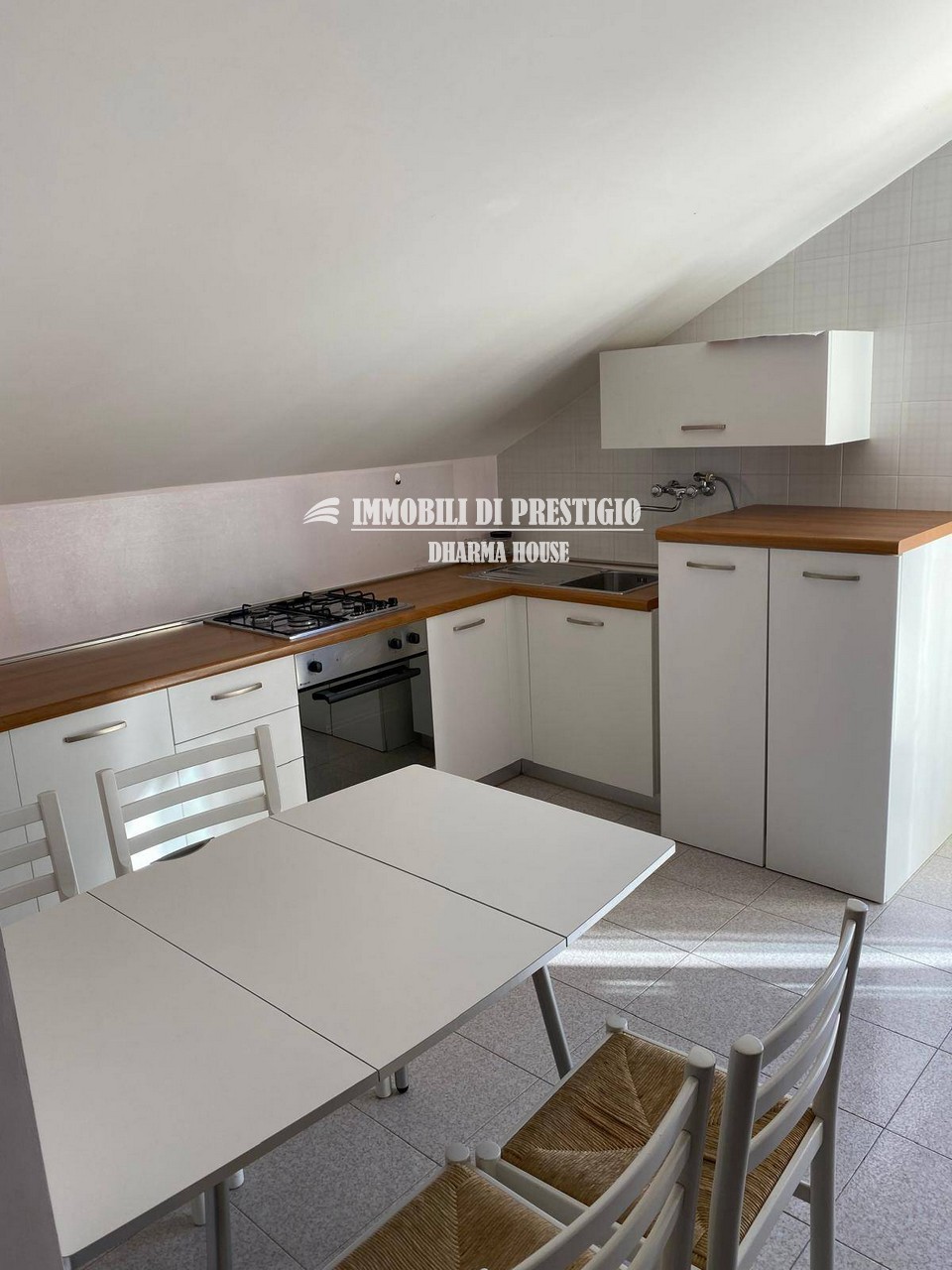 CHIEUTI, VENDITA VILLA DI CHARME CON PISCINA