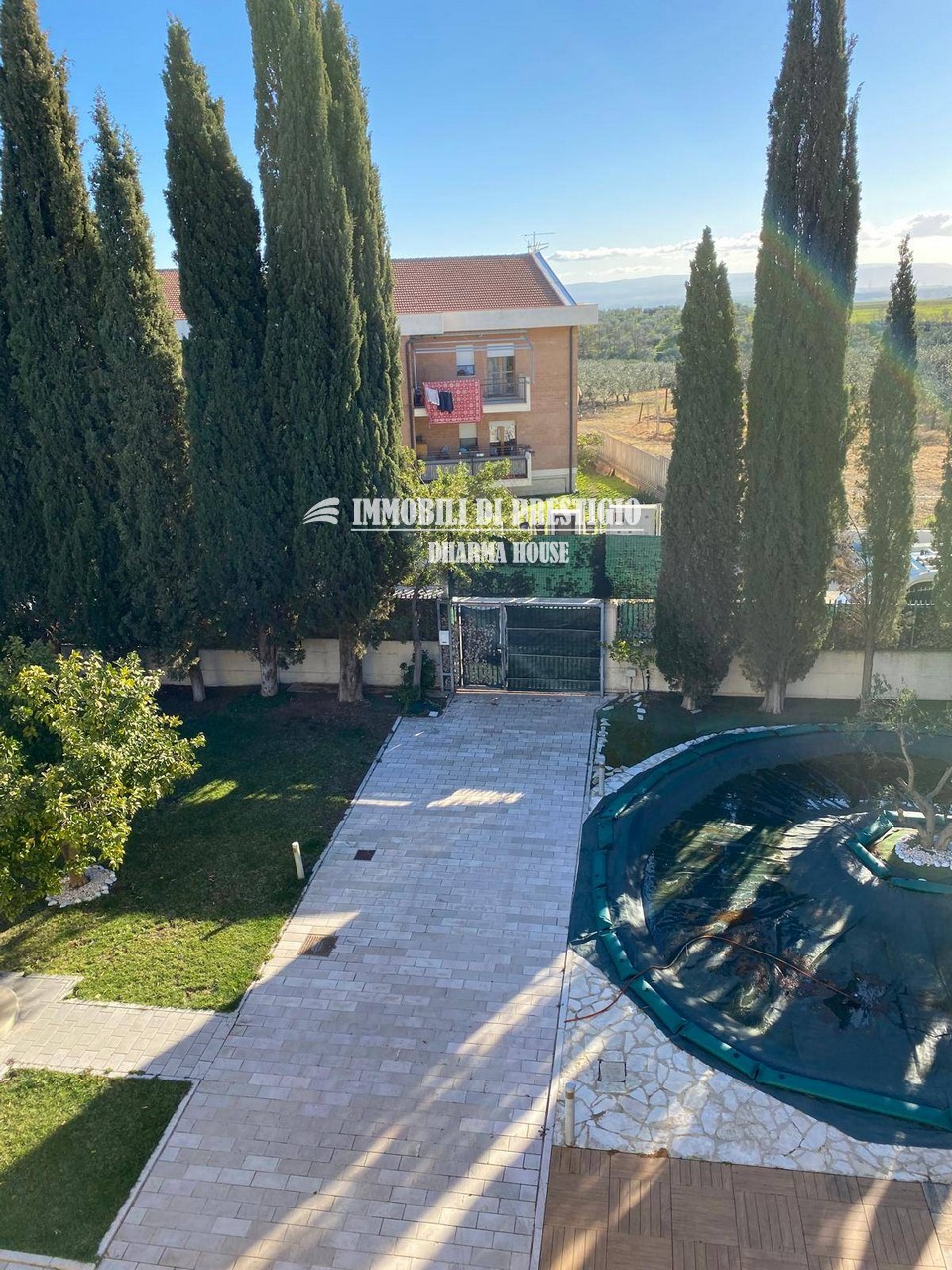 CHIEUTI, VENDITA VILLA DI CHARME CON PISCINA