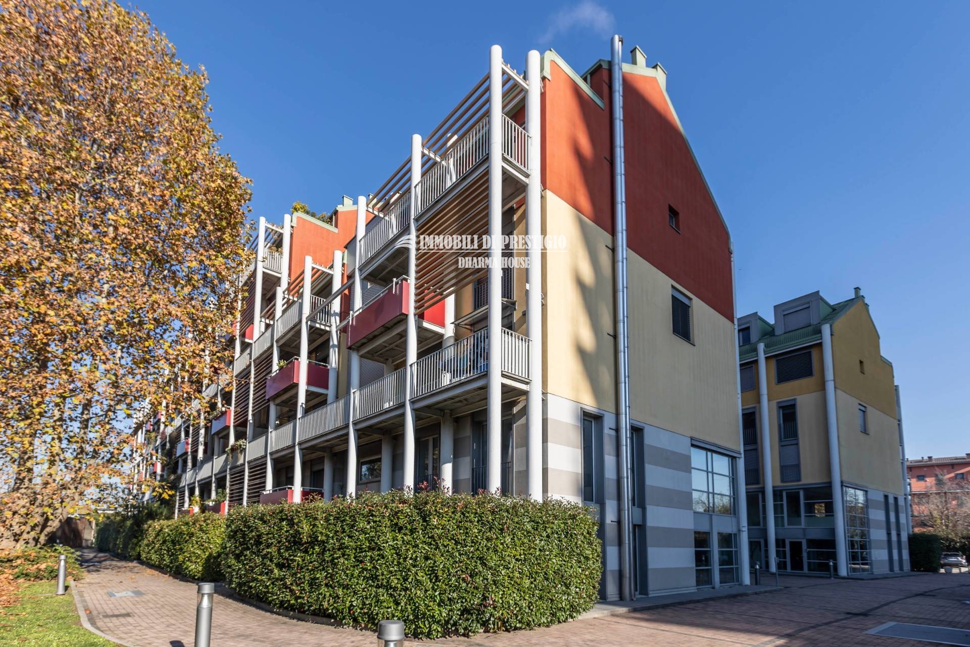MILANO FONDAZIONE PRADA, ATTICO RECENTE CON TERRAZZI