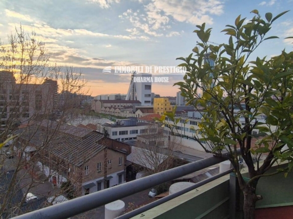 MILANO FONDAZIONE PRADA, ATTICO RECENTE CON TERRAZZI
