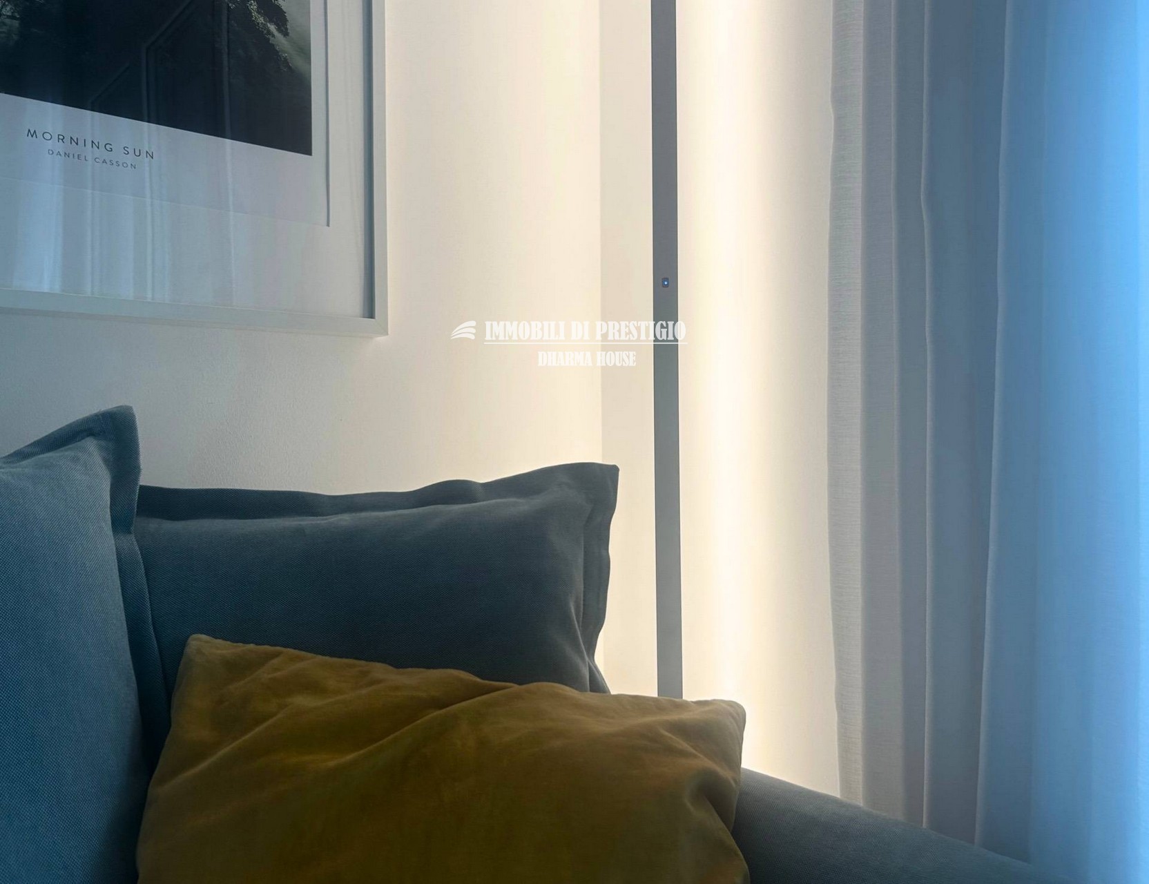 MILANO CASCINA MERLATA, VENDITA TRILOCALE CON TERRAZZO E BOX