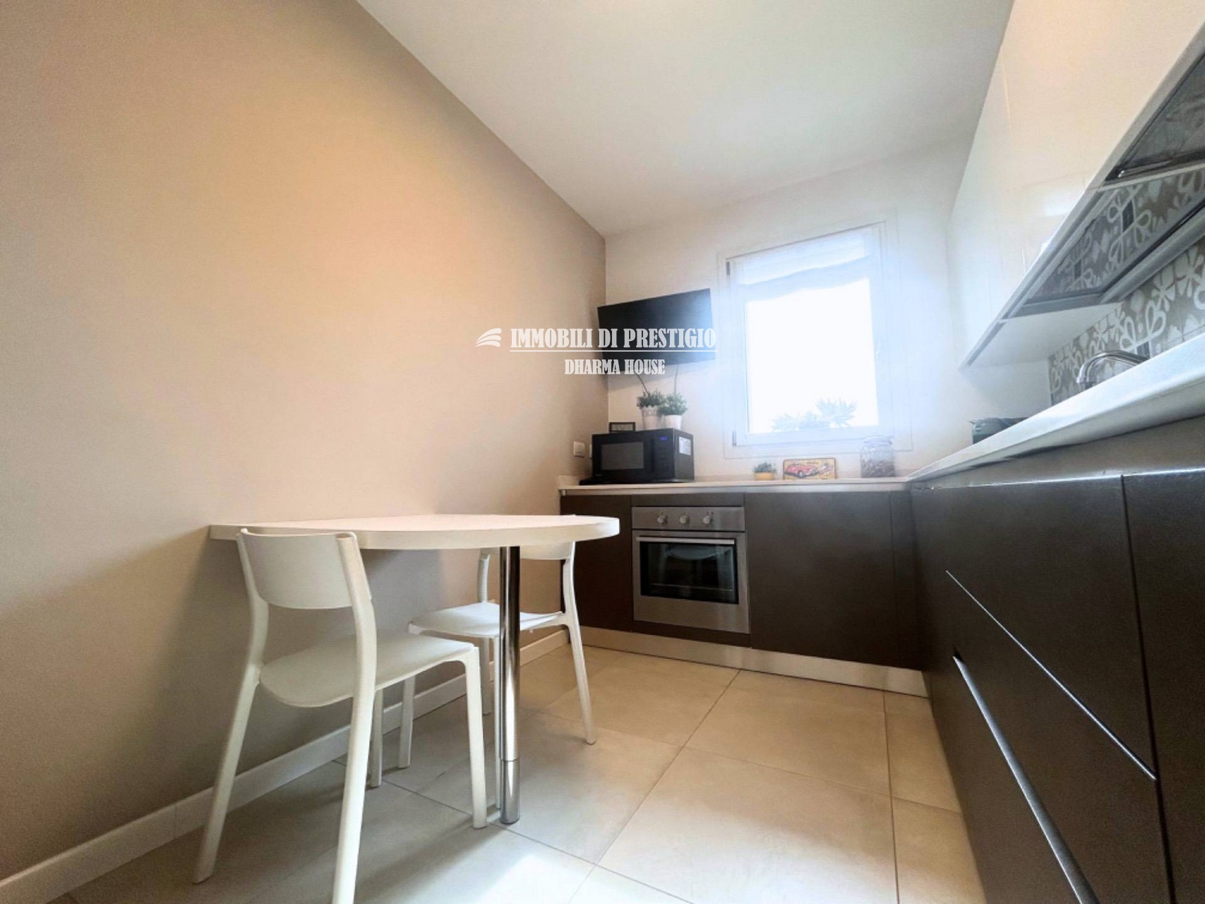 MILANO CASCINA MERLATA, VENDITA TRILOCALE CON TERRAZZO E BOX
