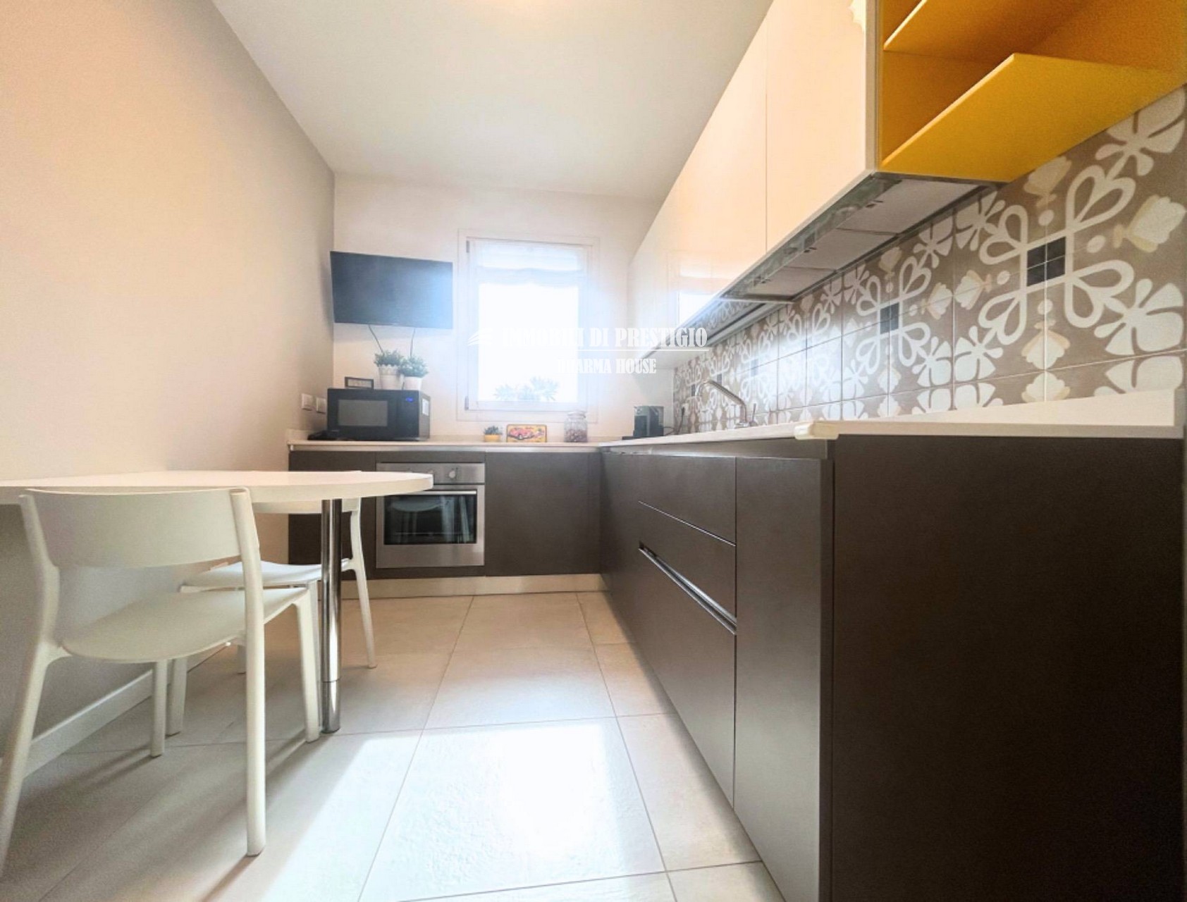 MILANO CASCINA MERLATA, VENDITA TRILOCALE CON TERRAZZO E BOX