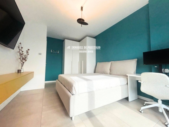 MILANO CASCINA MERLATA, VENDITA TRILOCALE CON TERRAZZO E BOX