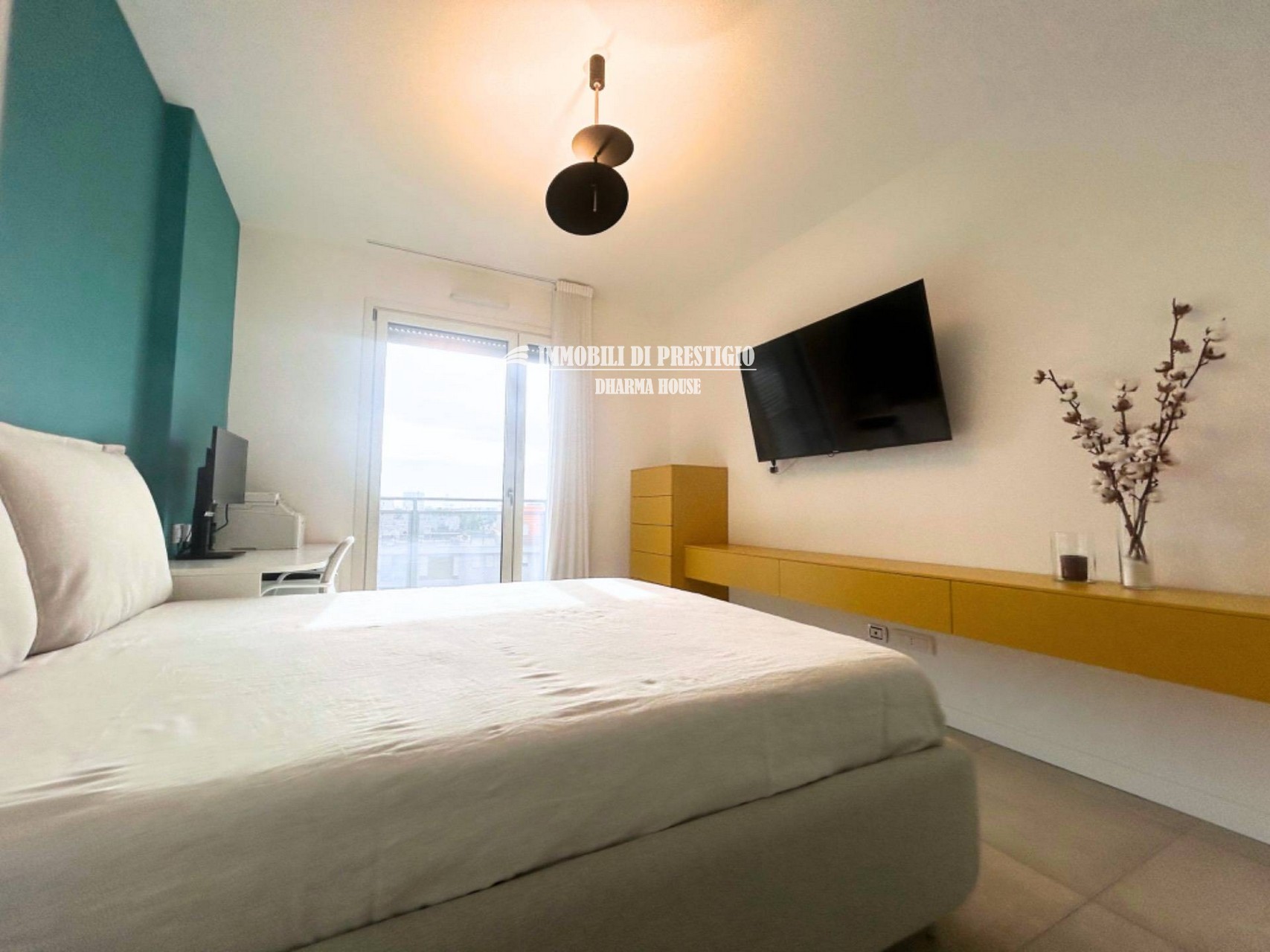 MILANO CASCINA MERLATA, VENDITA TRILOCALE CON TERRAZZO E BOX