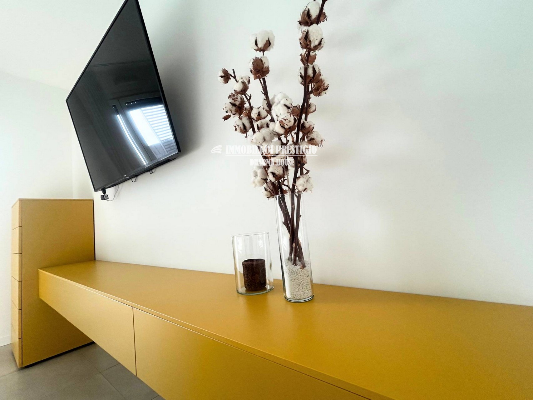 MILANO CASCINA MERLATA, VENDITA TRILOCALE CON TERRAZZO E BOX