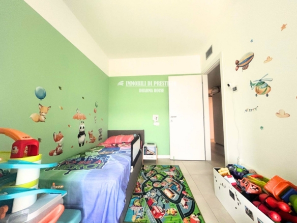 MILANO CASCINA MERLATA, VENDITA TRILOCALE CON TERRAZZO E BOX