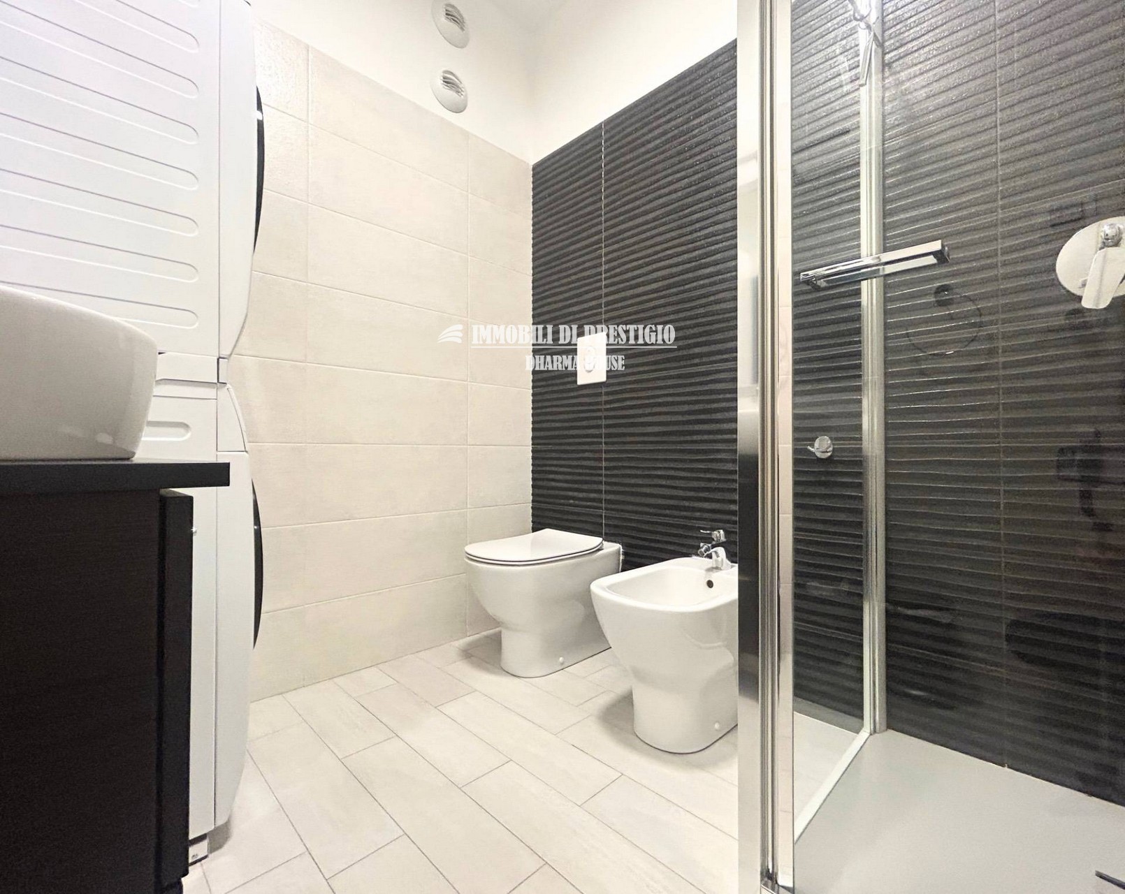 MILANO CASCINA MERLATA, VENDITA TRILOCALE CON TERRAZZO E BOX