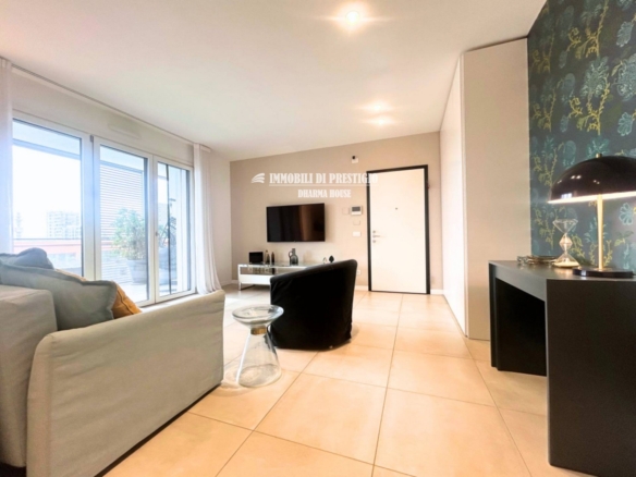 MILANO CASCINA MERLATA, VENDITA TRILOCALE CON TERRAZZO E BOX