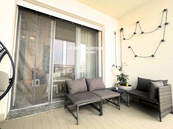 MILANO CASCINA MERLATA, VENDITA TRILOCALE CON TERRAZZO E BOX
