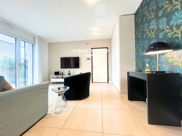 MILANO CASCINA MERLATA, VENDITA TRILOCALE CON TERRAZZO E BOX