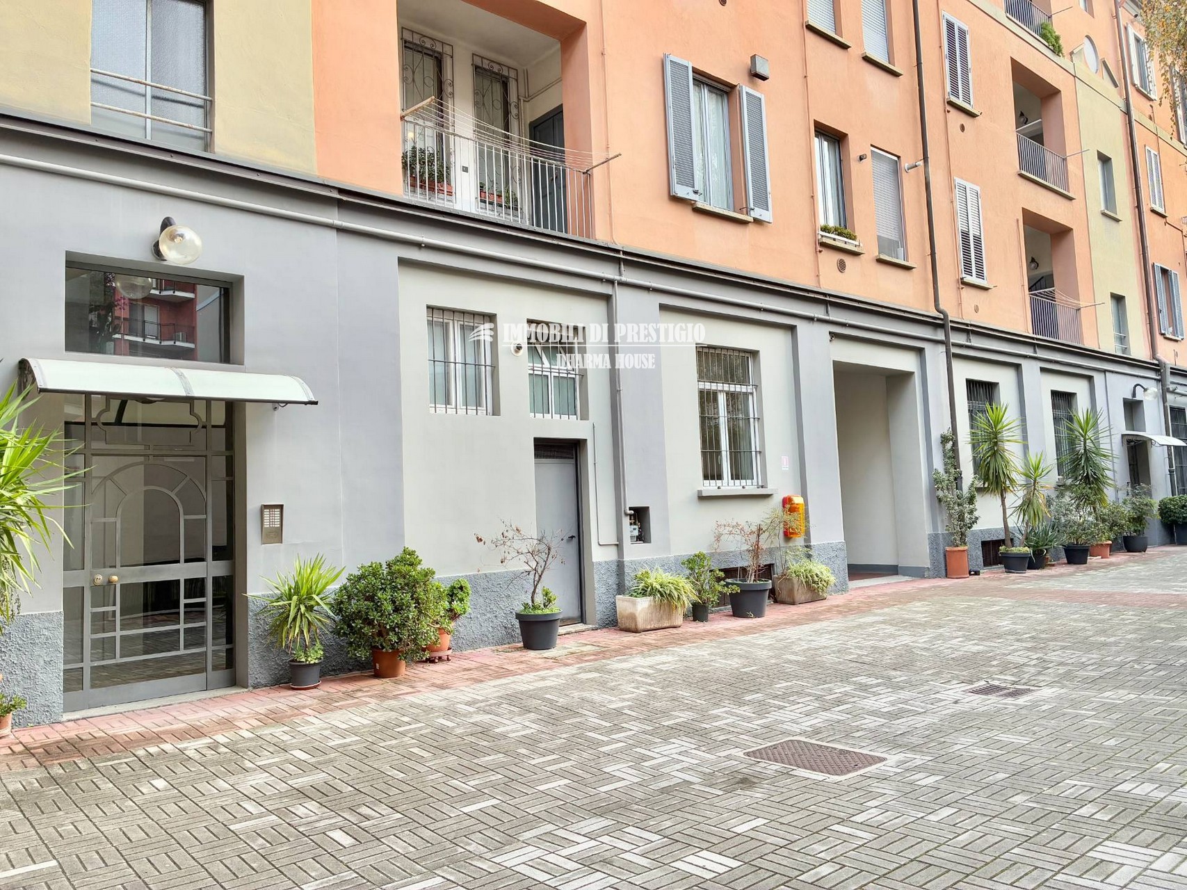 MILANO PORTA ROMANA, VENDITA AMPIO BILOCALE