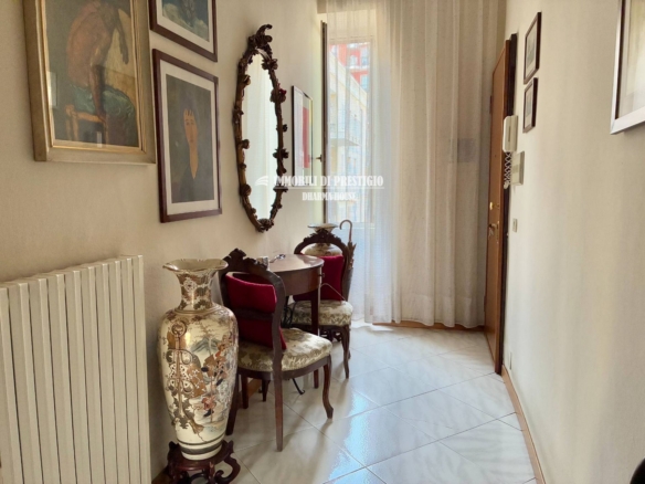 MILANO PORTA ROMANA, VENDITA AMPIO BILOCALE