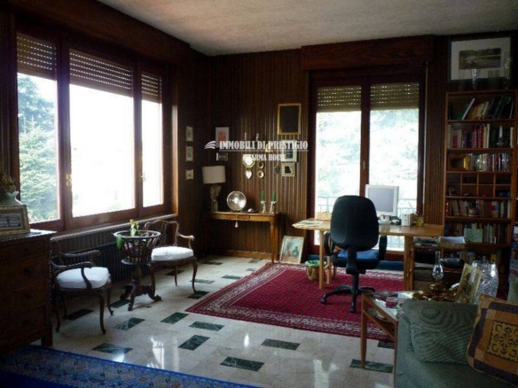 VIGANO’, VENDITA VILLA SINGOLA CON GIARDINO E PISCINA