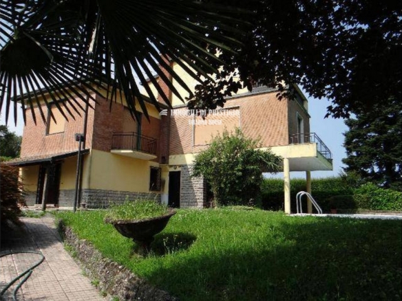 VIGANO’, VENDITA VILLA SINGOLA CON GIARDINO E PISCINA