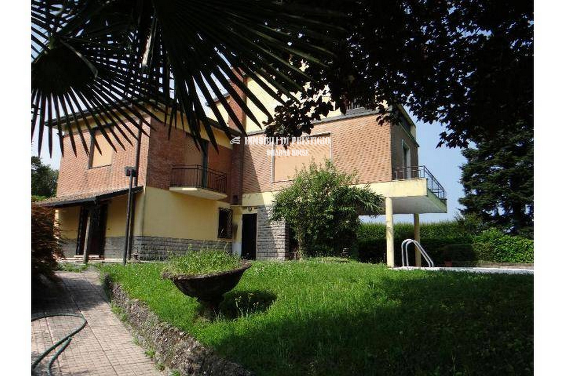 ap-viganò2 VIGANO’, VENDITA VILLA SINGOLA CON GIARDINO E PISCINA