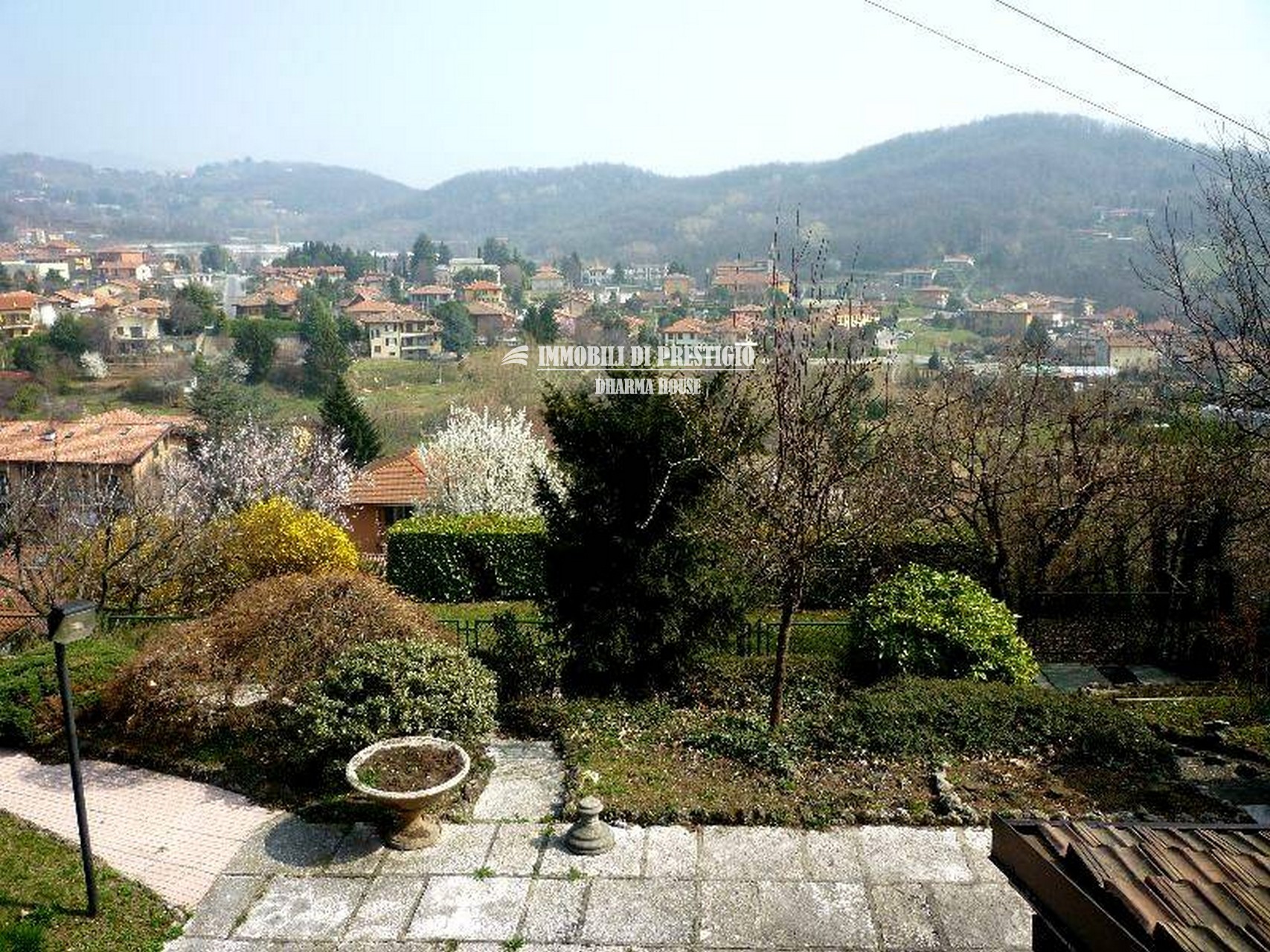 ap-viganò20 VIGANO’, VENDITA VILLA SINGOLA CON GIARDINO E PISCINA