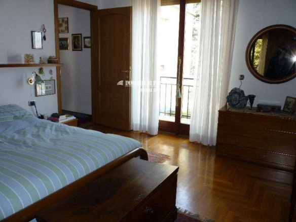 VIGANO’, VENDITA VILLA SINGOLA CON GIARDINO E PISCINA