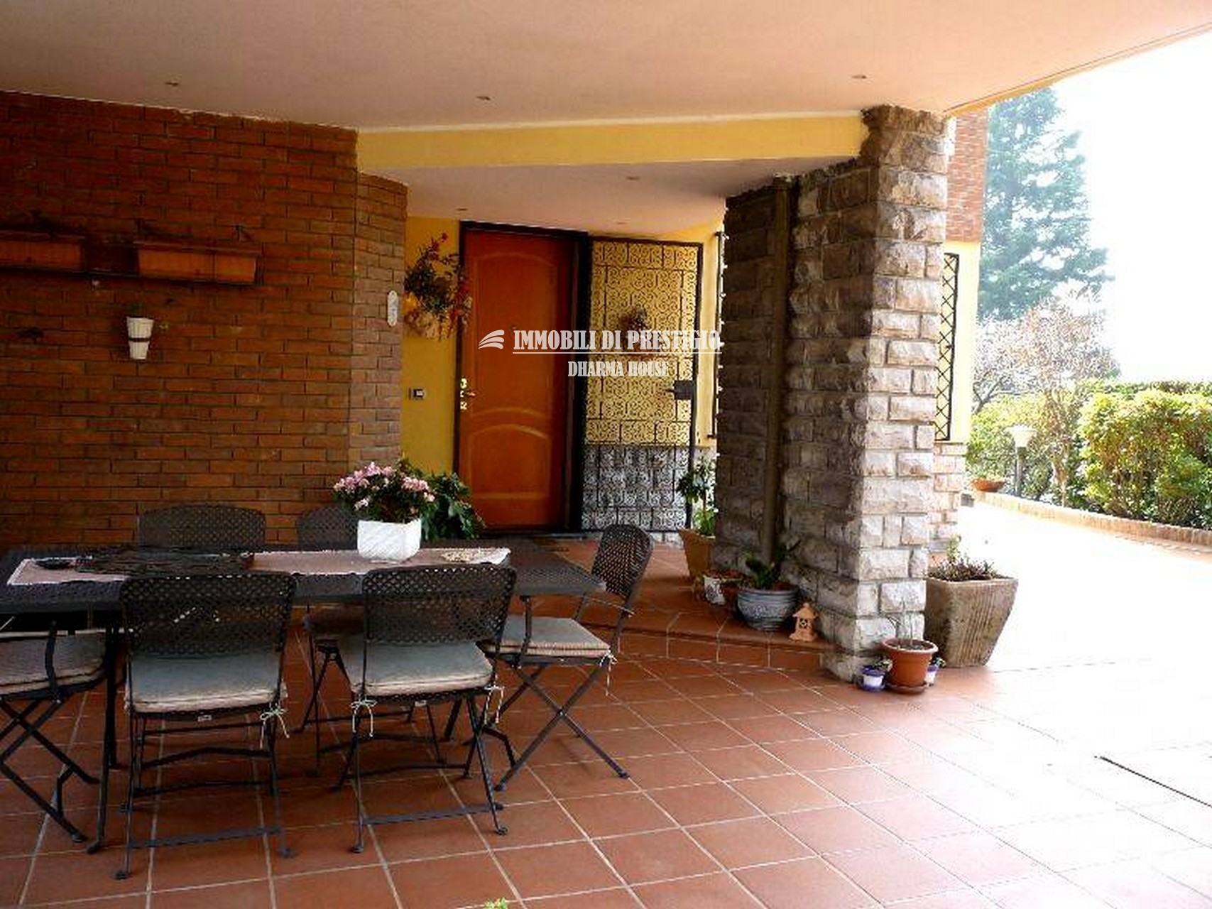 ap-viganò28 VIGANO’, VENDITA VILLA SINGOLA CON GIARDINO E PISCINA