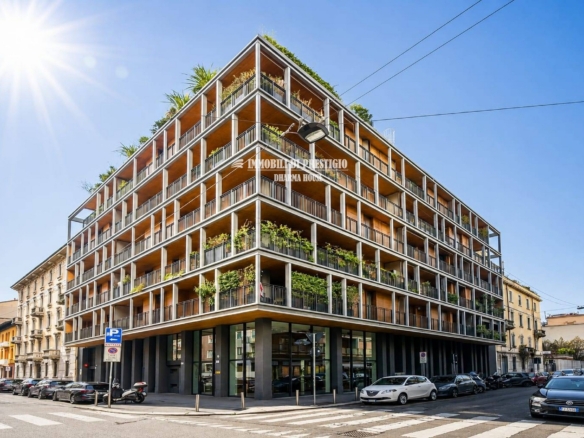 MILANO VALPARAISO, VENDITA TRILOCALE CON GIARDINO E BOX