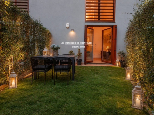 MILANO VALPARAISO, VENDITA TRILOCALE CON GIARDINO E BOX