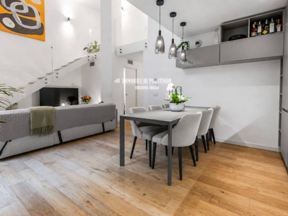 MILANO VALPARAISO, VENDITA TRILOCALE CON GIARDINO E BOX