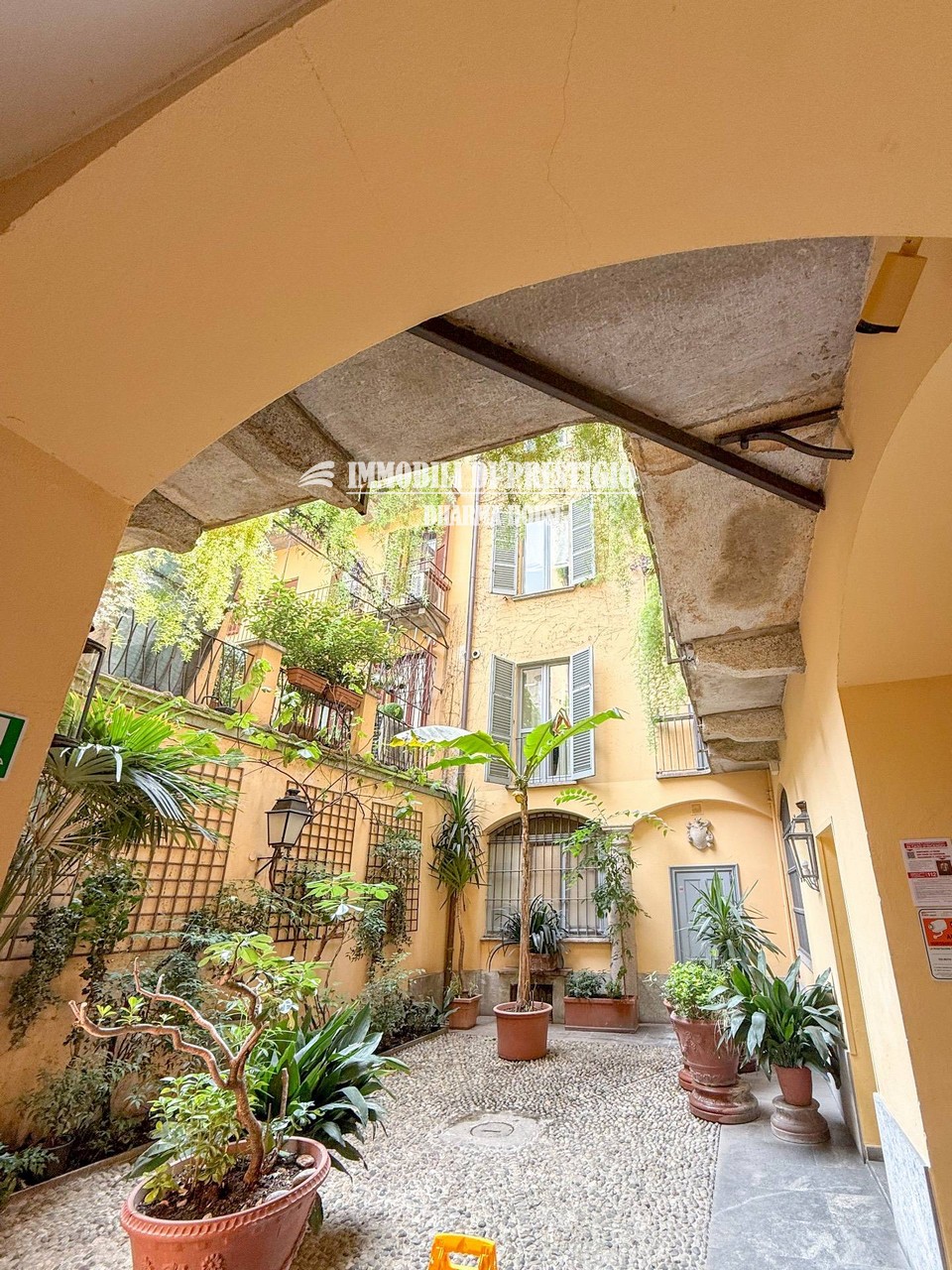 sb-brera MILANO BRERA, VENDITA APPARTAMENTO SIGNORILE CON BALCONI