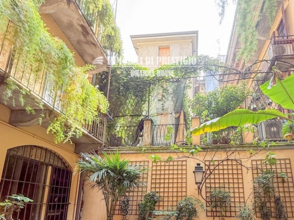 MILANO BRERA, VENDITA APPARTAMENTO SIGNORILE CON BALCONI