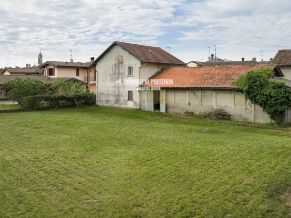 RISERVATA CASCINA LOMBARDA A CORTE CHIUSA