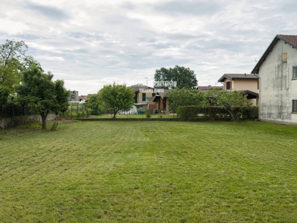 RISERVATA CASCINA LOMBARDA A CORTE CHIUSA