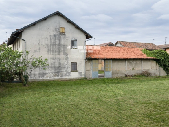 RISERVATA CASCINA LOMBARDA A CORTE CHIUSA