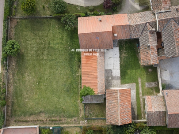 RISERVATA CASCINA LOMBARDA A CORTE CHIUSA