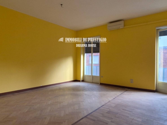 MILANO DE AMICIS, VENDITA APPARTAMENTO CON POSSIBILITA’ BOX