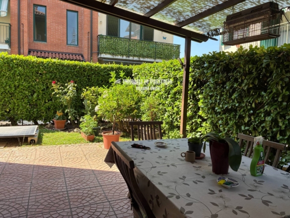 CORBETTA, VENDITA QUADRILOCALE CON GIARDINO E TAVERNA