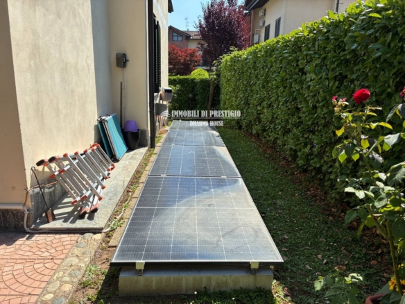 CORBETTA, VENDITA QUADRILOCALE CON GIARDINO E TAVERNA