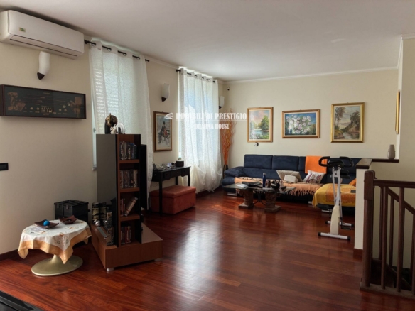 CORBETTA, VENDITA QUADRILOCALE CON GIARDINO E TAVERNA