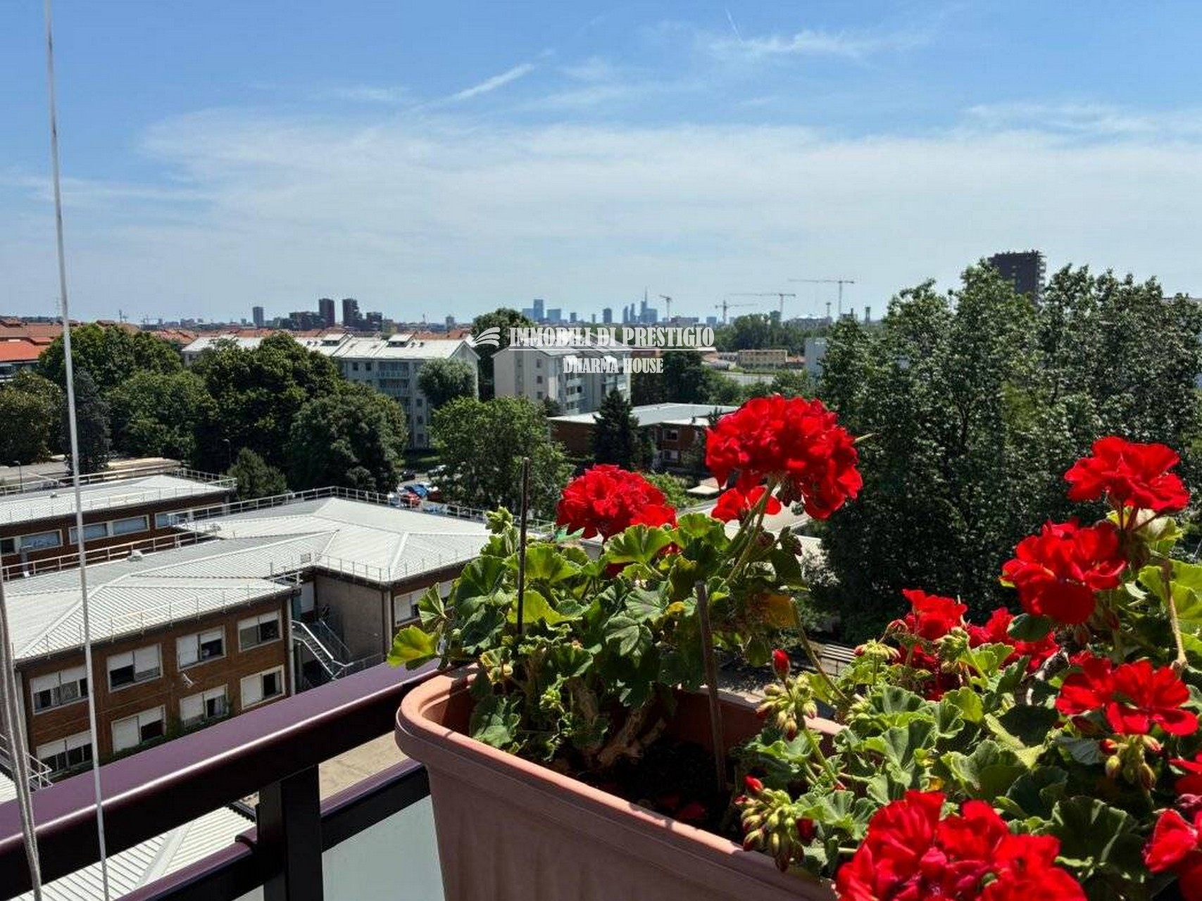 mt-graf12 MILANO VIA GRAF, VENDITA QUADRILOCALE CON BALCONI