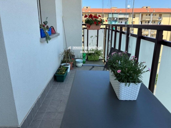 MILANO VIA GRAF, VENDITA QUADRILOCALE CON BALCONI