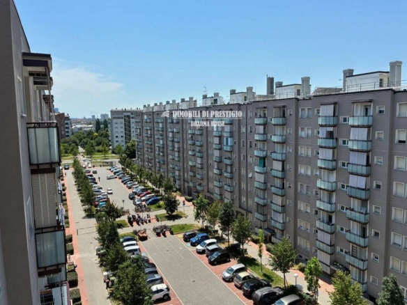 MILANO VIA GRAF, VENDITA QUADRILOCALE CON BALCONI