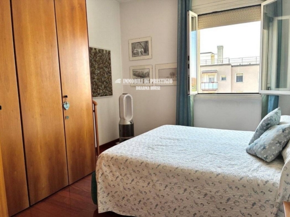 MILANO VIA GRAF, VENDITA QUADRILOCALE CON BALCONI