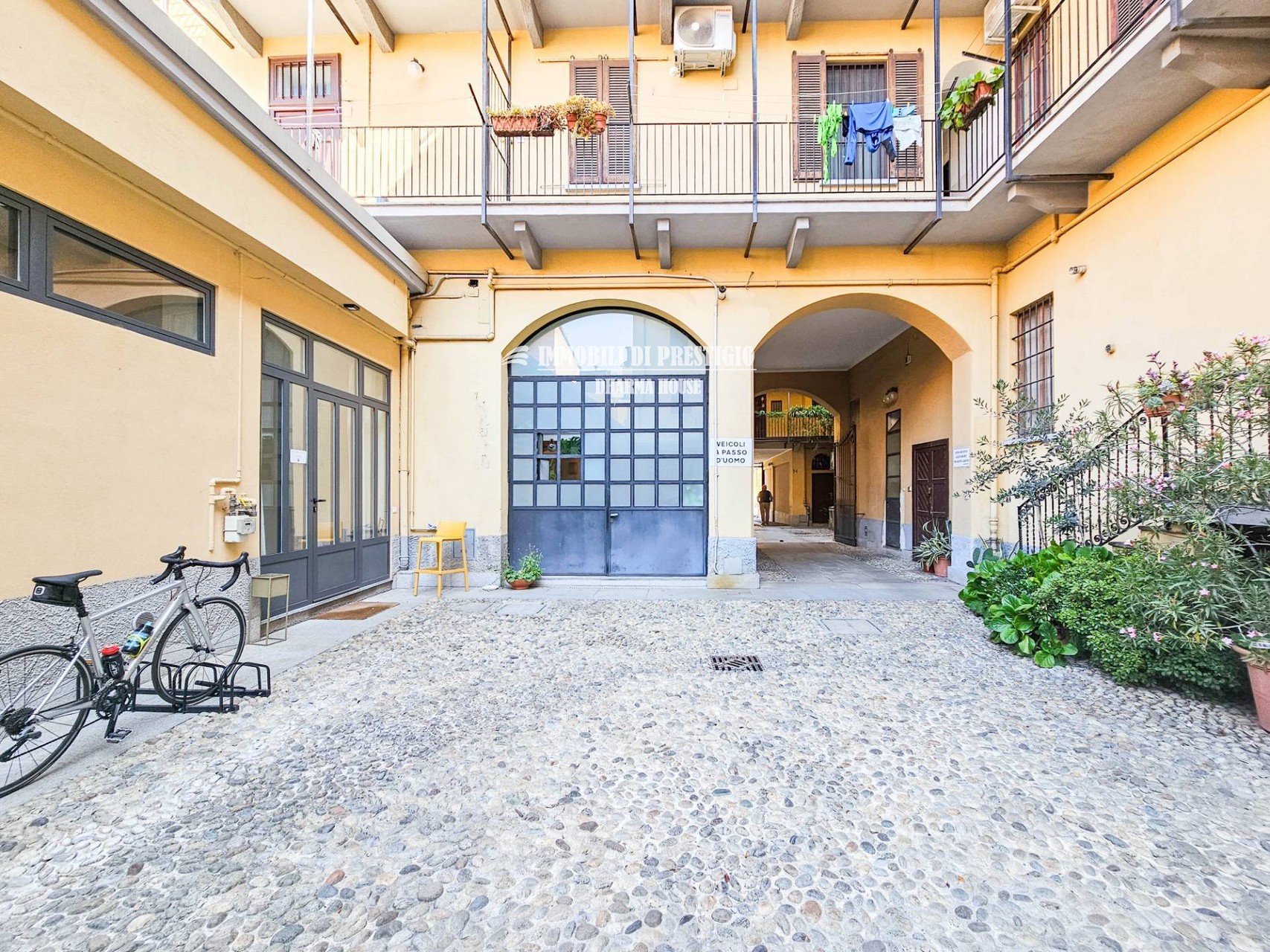 MILANO P.TA TICINESE, AFFITTO UFFICIO 159 MQ STILE LOFT