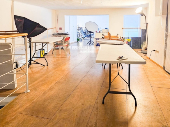 MILANO P.TA TICINESE, AFFITTO UFFICIO 159 MQ STILE LOFT