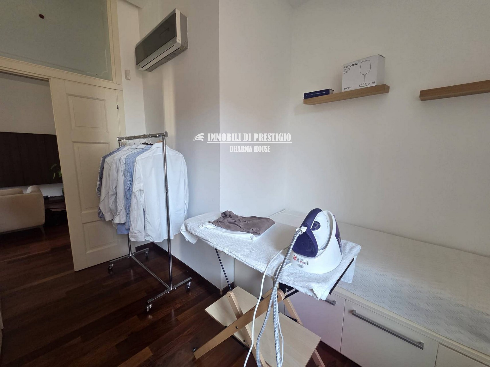 ap-archinto11 MILANO ISOLA, AFFITTO TRILOCALE FINEMENTE RISTRUTTURATO