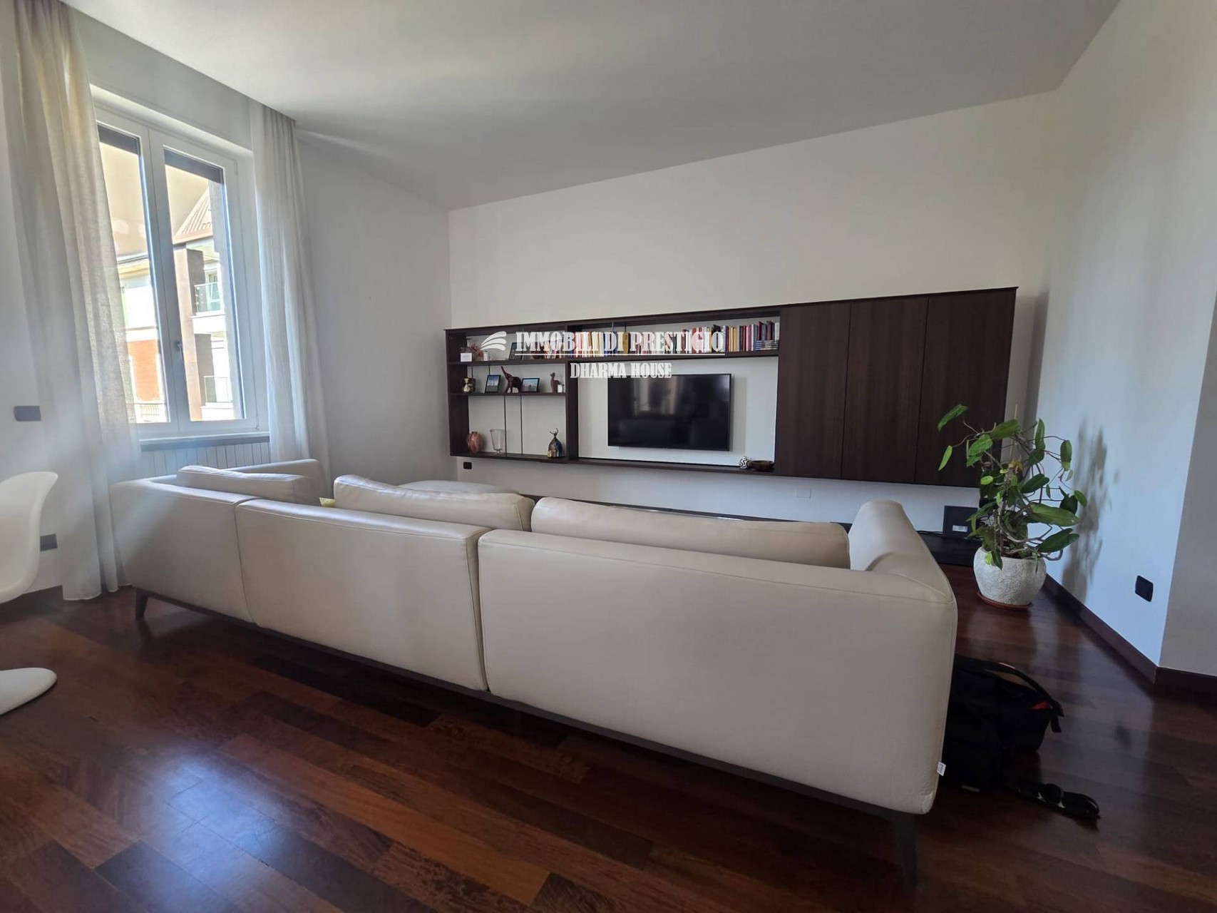 ap-archinto17 MILANO ISOLA, AFFITTO TRILOCALE FINEMENTE RISTRUTTURATO