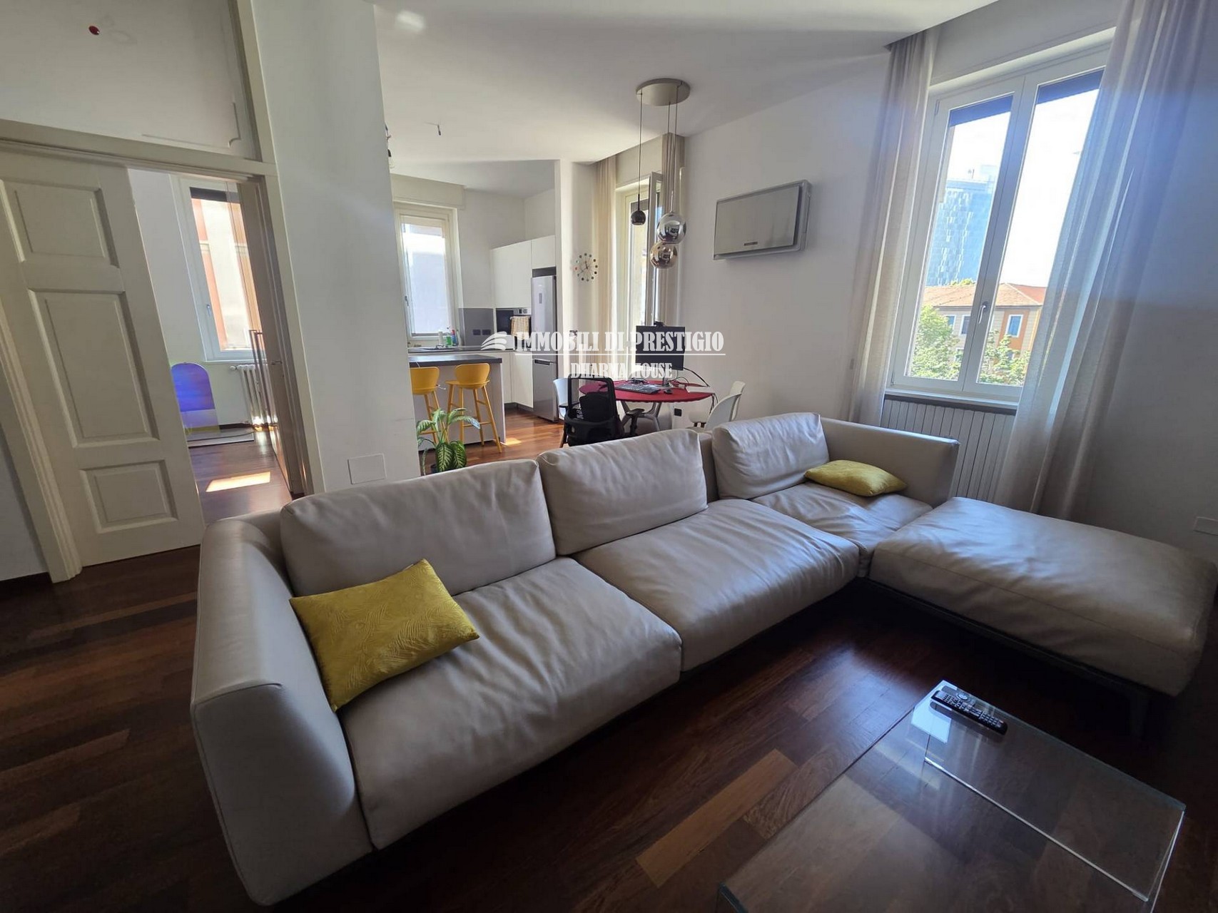 ap-archinto2 MILANO ISOLA, AFFITTO TRILOCALE FINEMENTE RISTRUTTURATO