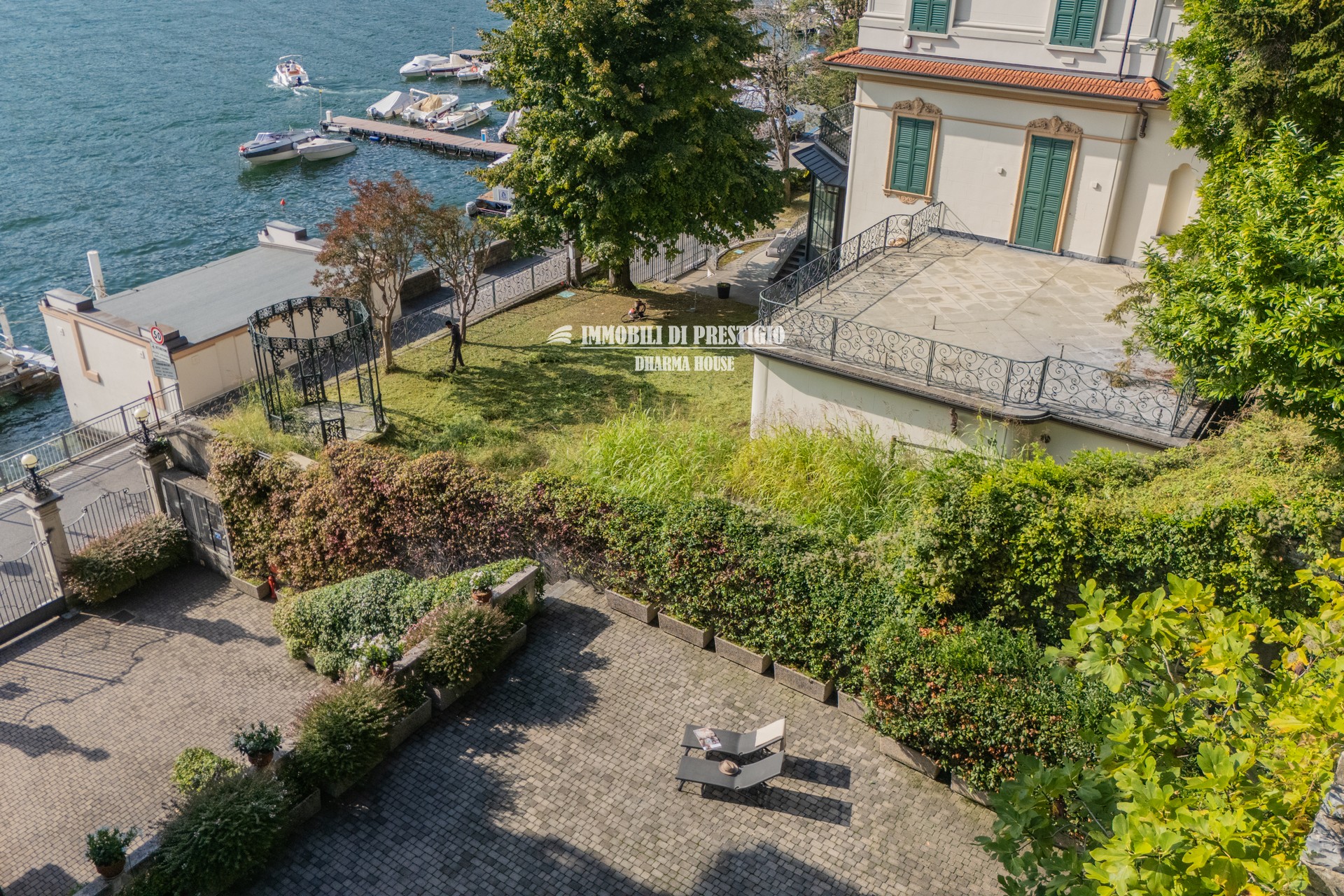default CARATE URIO, VENDITA INCANTEVOLE APPARTAMENTO VISTA LAGO