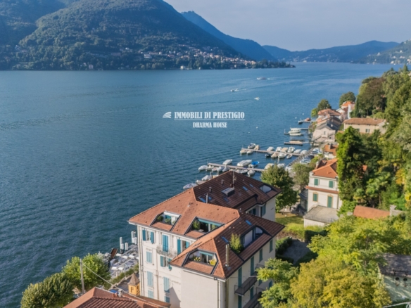 CARATE URIO, VENDITA INCANTEVOLE APPARTAMENTO VISTA LAGO