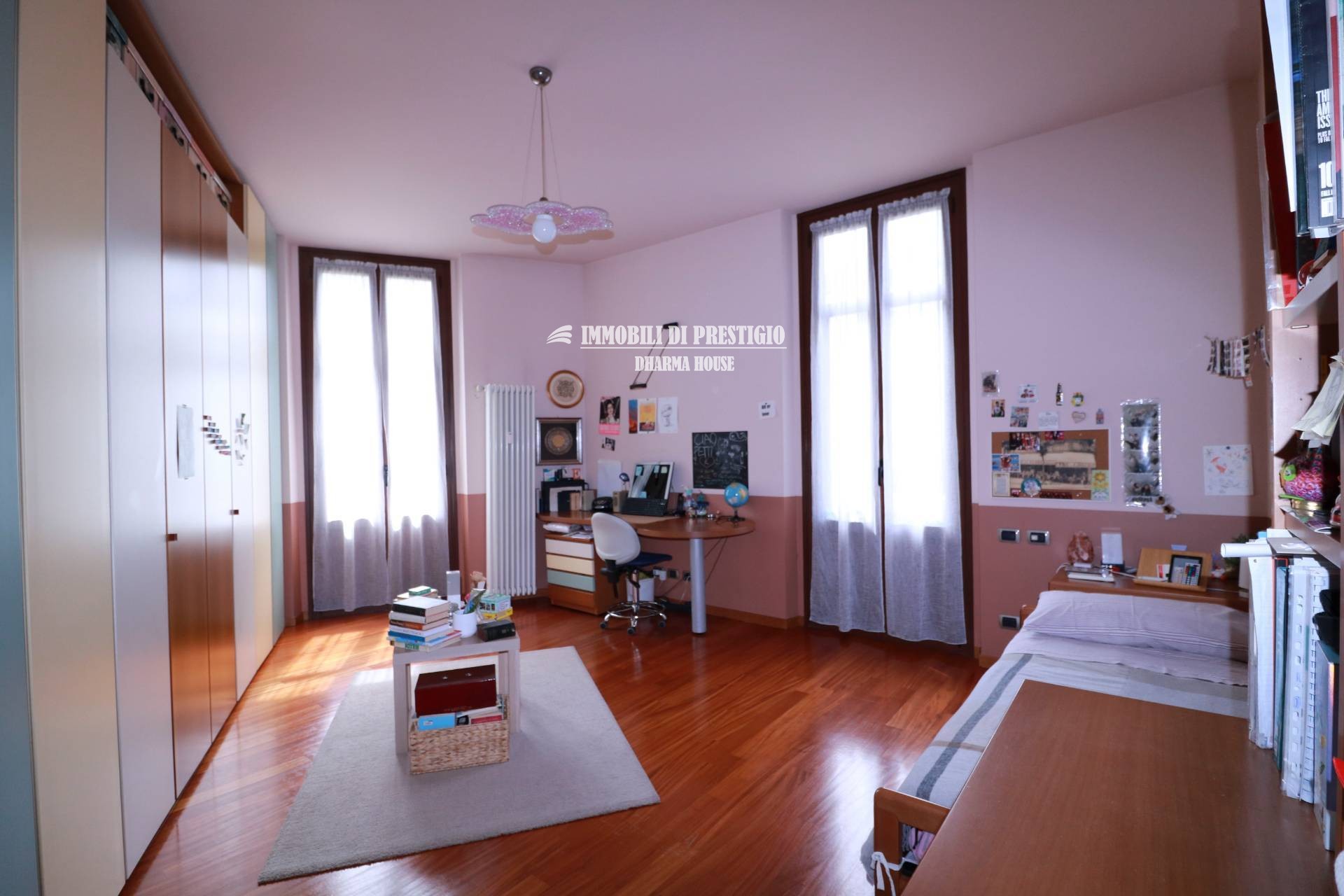 mg-sardegna012 MILANO WAGNER, VENDITA ELEGANTE APPARTAMENTO CON CAMINI