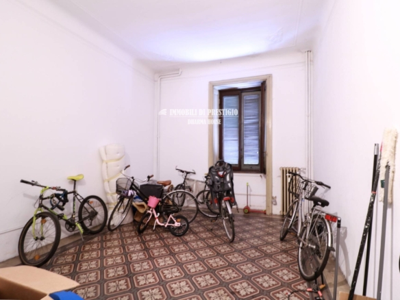 MILANO WAGNER, VENDITA ELEGANTE APPARTAMENTO CON CAMINI